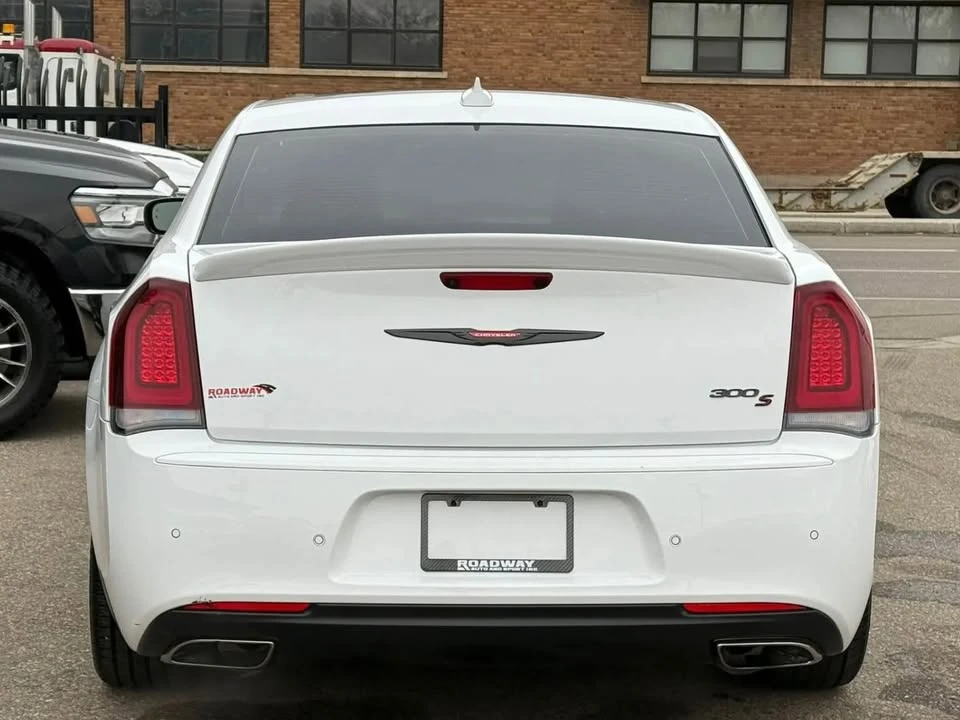 2023 Chrysler 300 (2005-2023) - Image 6 of 15