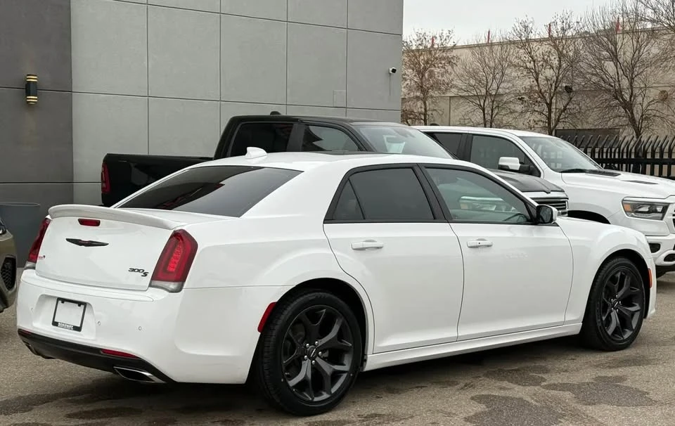 2023 Chrysler 300 (2005-2023) - Image 5 of 15
