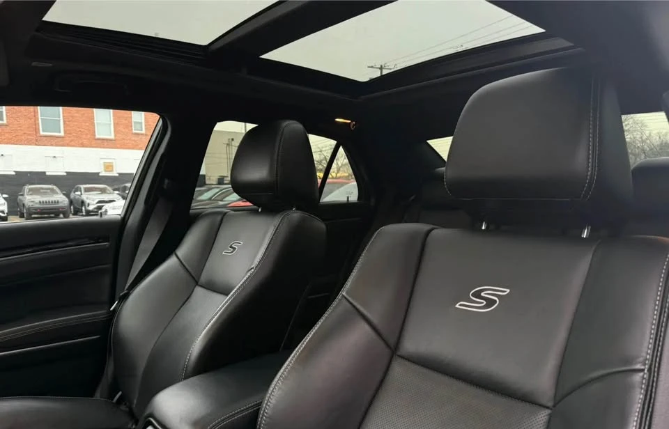 2023 Chrysler 300 (2005-2023) - Image 14 of 15