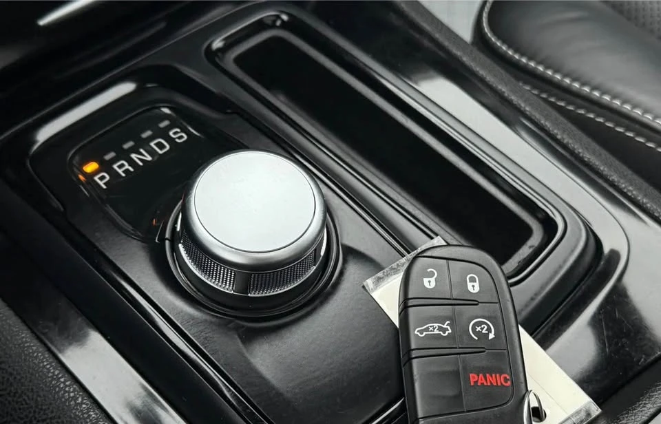 2023 Chrysler 300 (2005-2023) - Image 13 of 15