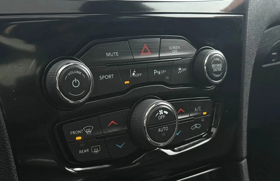 2023 Chrysler 300 (2005-2023) - Image 12 of 15
