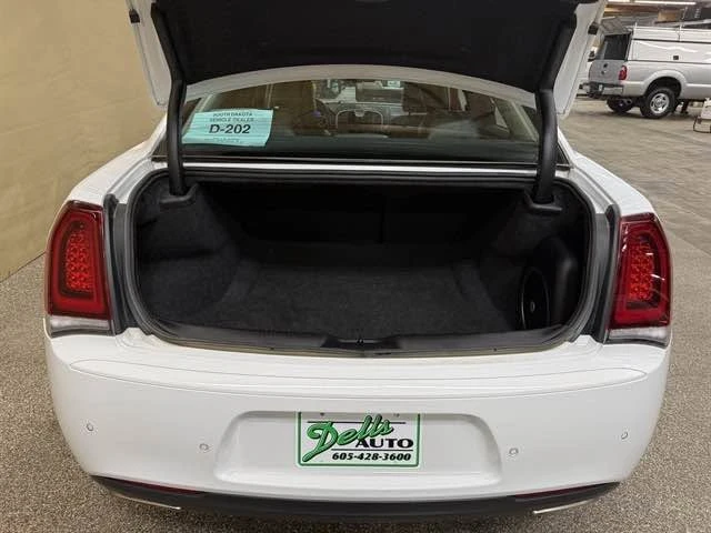 2023 Chrysler 300 (2005-2023) - Image 8 of 16