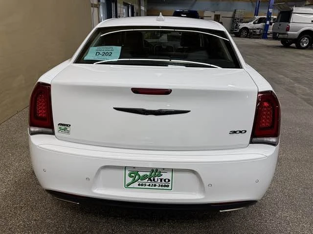 2023 Chrysler 300 (2005-2023) - Image 7 of 16