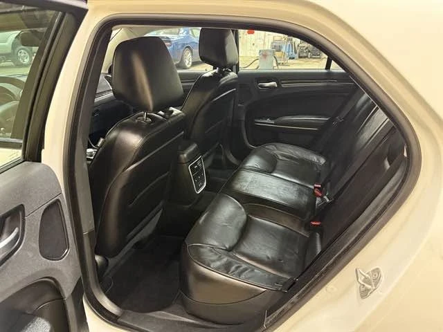 2023 Chrysler 300 (2005-2023) - Image 10 of 16