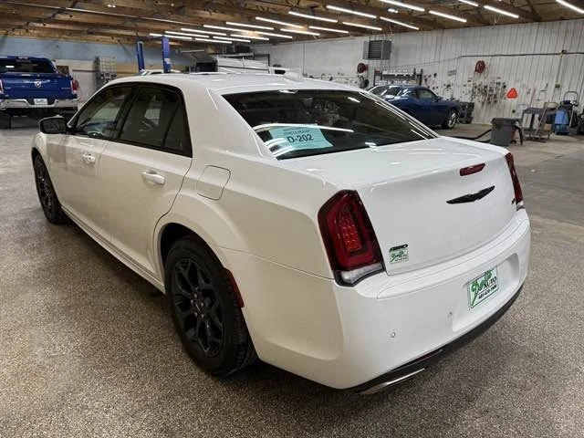 2023 Chrysler 300 (2005-2023) - Image 9 of 16