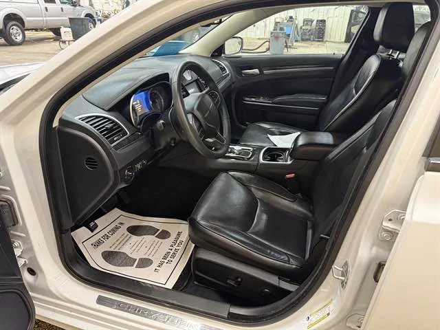 2023 Chrysler 300 (2005-2023) - Image 11 of 16
