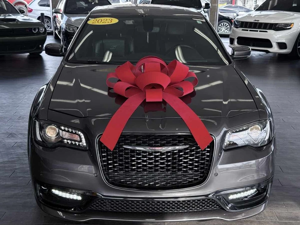 2023 Chrysler 300 (2005-2023) - Image 3 of 21