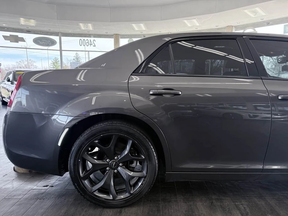 2023 Chrysler 300 (2005-2023) - Image 10 of 21