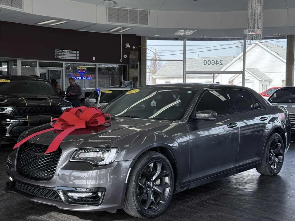 2023 Chrysler 300 (2005-2023) - Image 2 of 21
