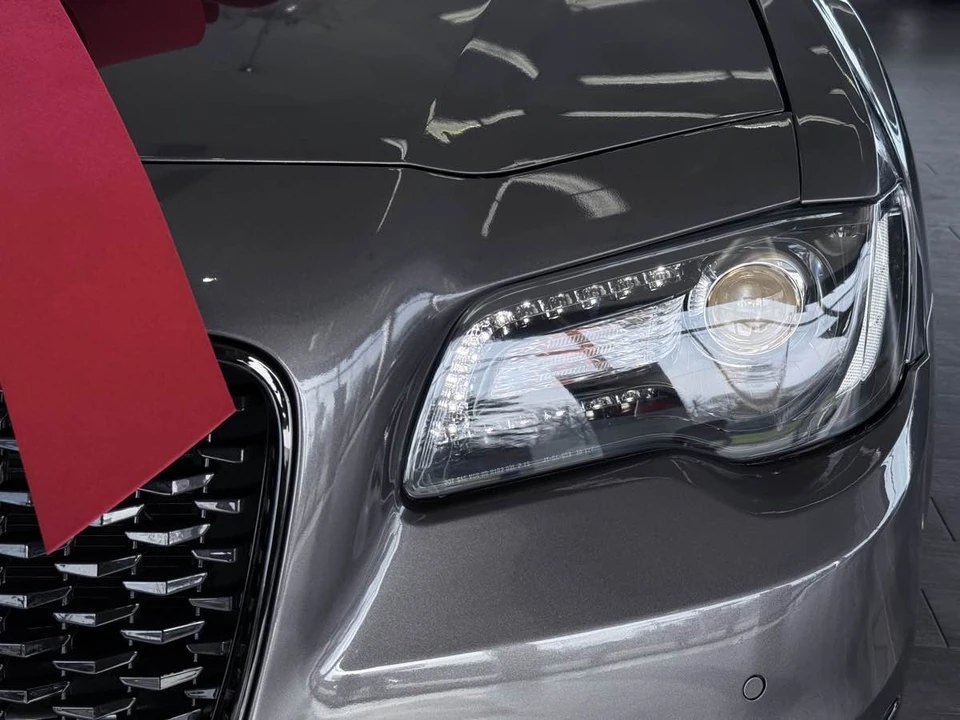 2023 Chrysler 300 (2005-2023) - Image 6 of 21