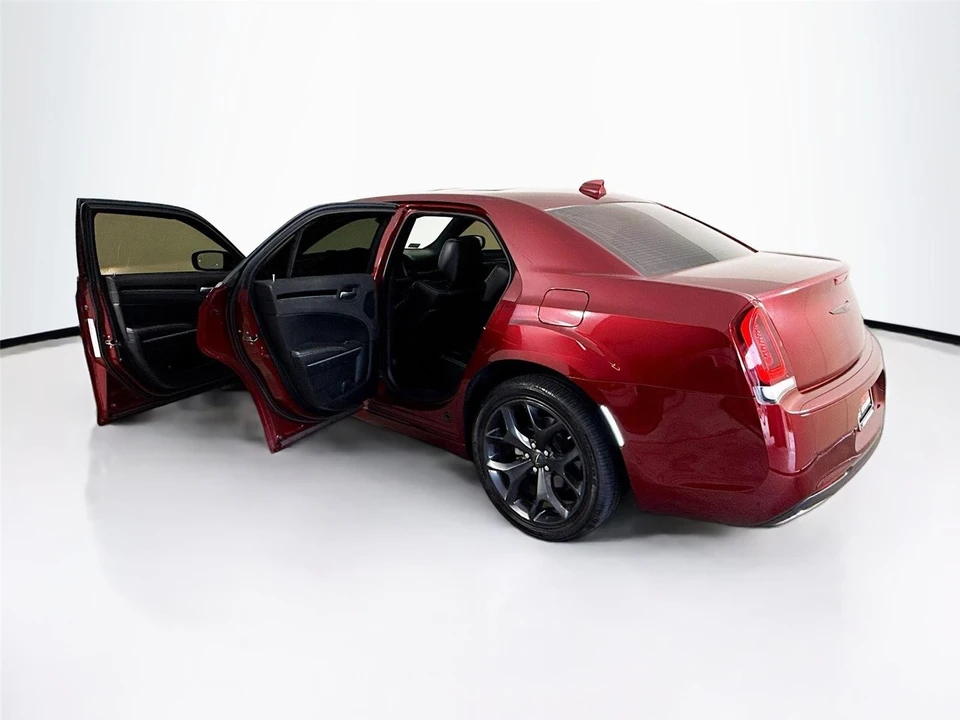 2023 Chrysler 300 (2005-2023) - Image 30 of 30