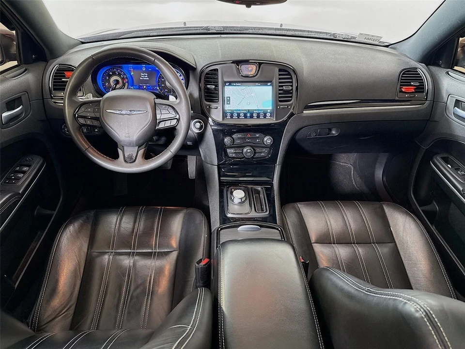 2023 Chrysler 300 (2005-2023) - Image 3 of 30