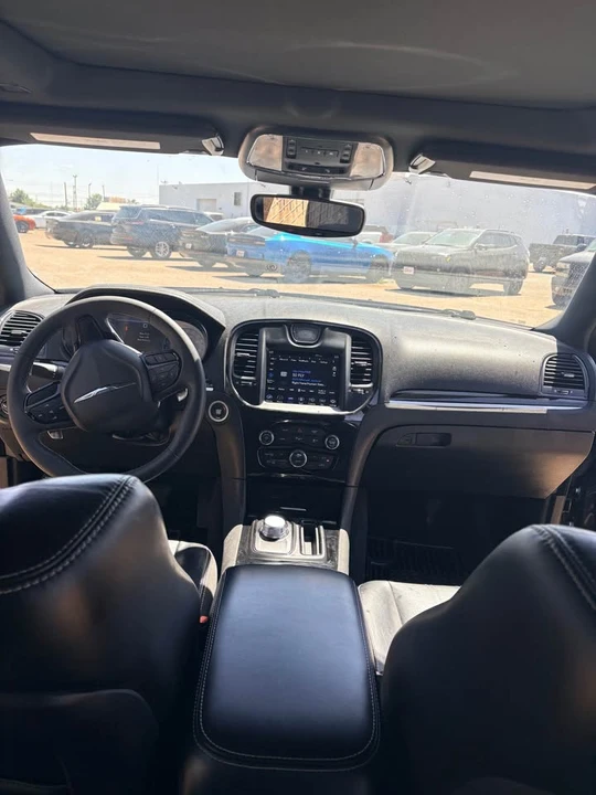 2023 Chrysler 300 - Image 5 of 6