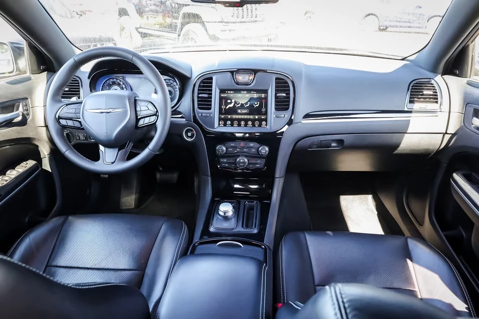 2023 Chrysler 300 (2005-2023) - Image 14 of 19