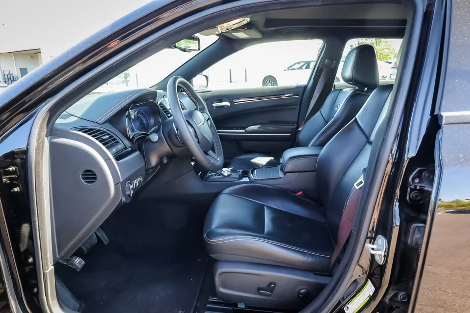 2023 Chrysler 300 (2005-2023) - Image 8 of 19