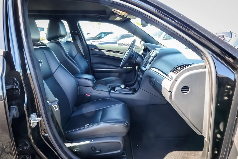 2023 Chrysler 300 (2005-2023) - Image 12 of 19