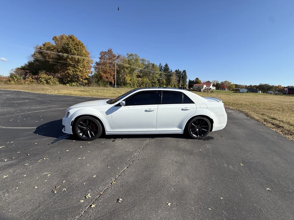 2023 Chrysler 300 (2005-2023) - Image 13 of 19