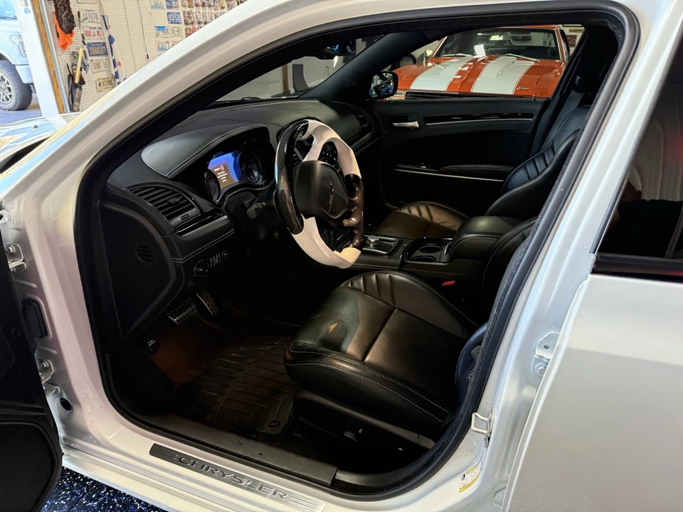 2023 Chrysler 300 (2005-2023) - Image 17 of 19