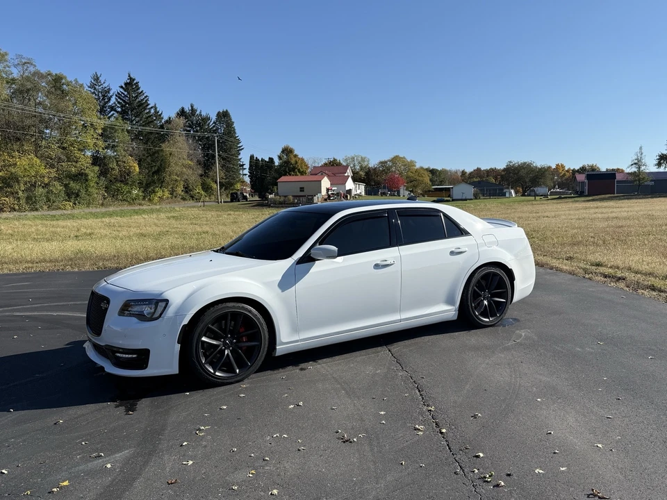 2023 Chrysler 300 (2005-2023) - Image 11 of 19