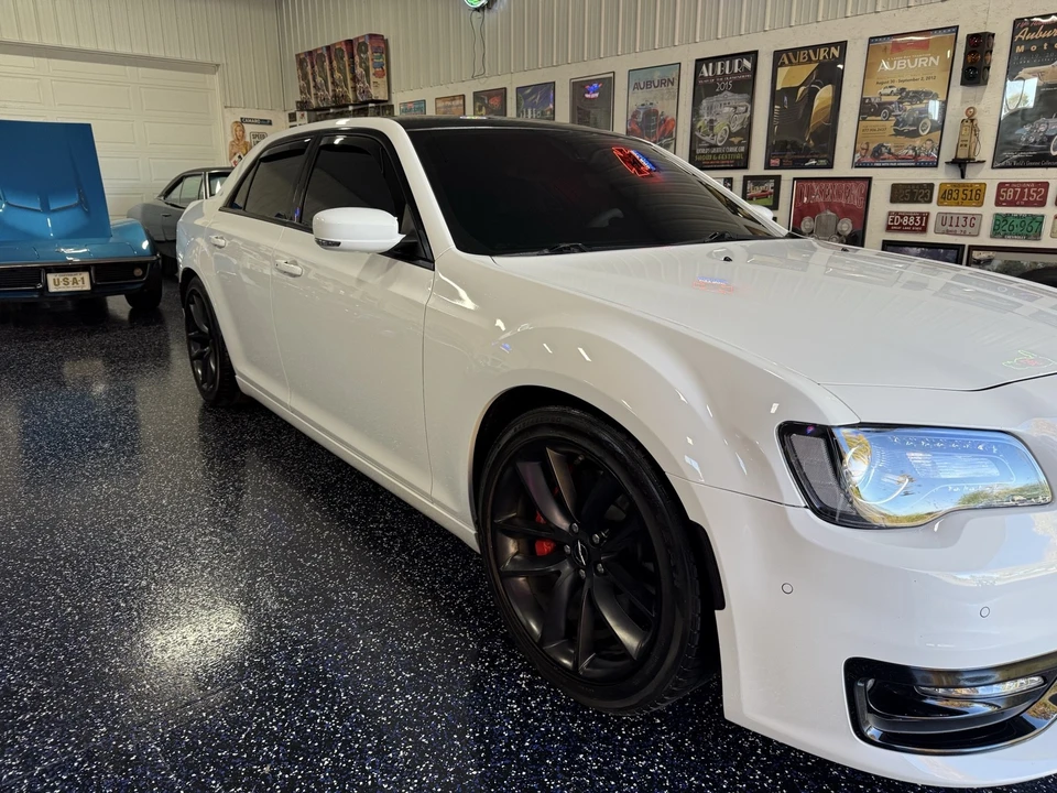 2023 Chrysler 300 (2005-2023) - Image 4 of 19