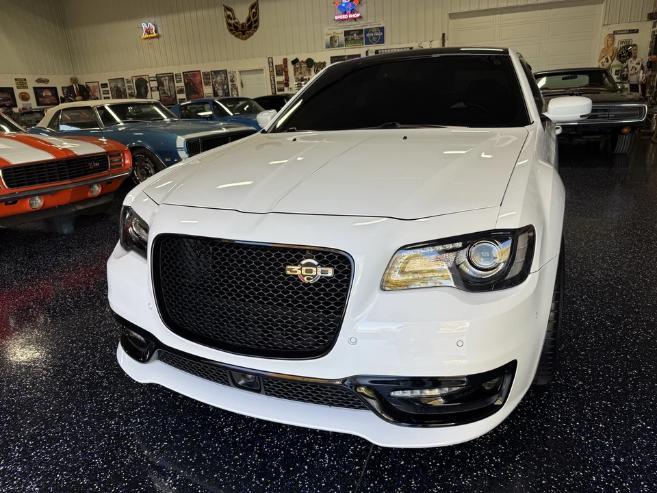 2023 Chrysler 300 (2005-2023) - Image 2 of 19