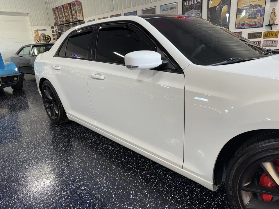 2023 Chrysler 300 (2005-2023) - Image 10 of 19