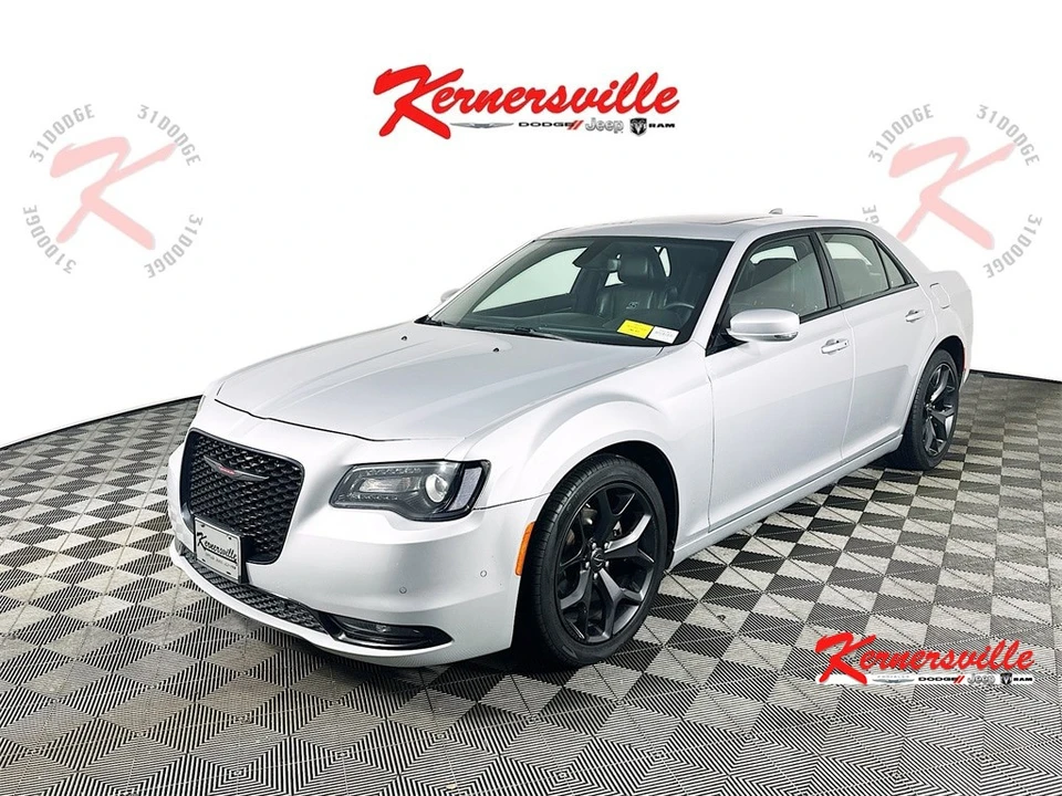 2023 Chrysler 300 (2005-2023) - Image 3 of 21