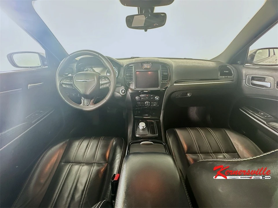 2023 Chrysler 300 (2005-2023) - Image 10 of 21