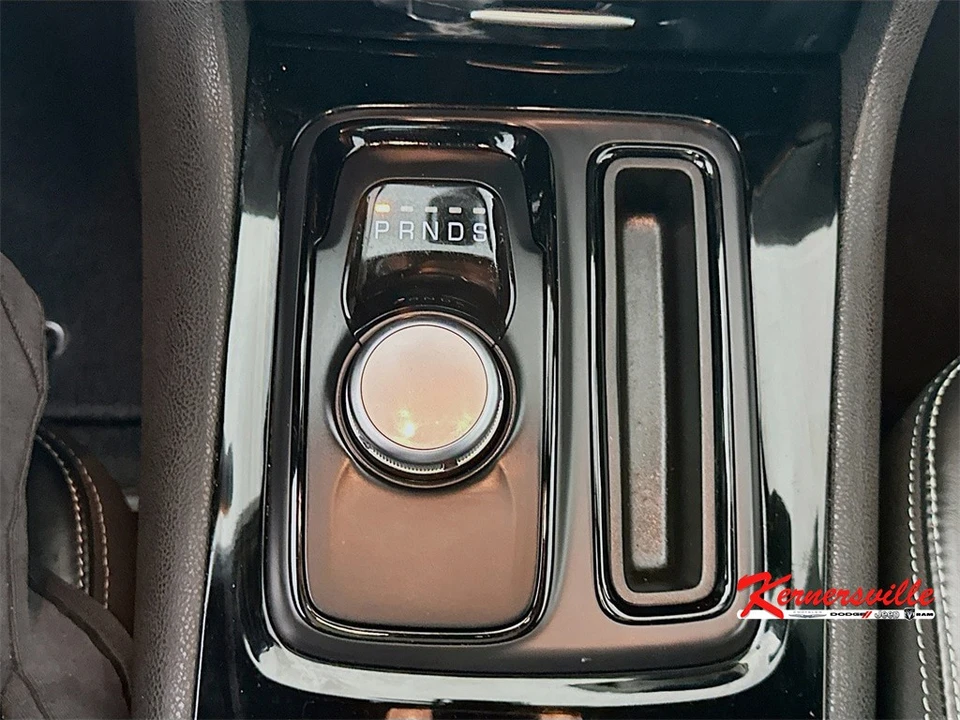 2023 Chrysler 300 (2005-2023) - Image 16 of 21