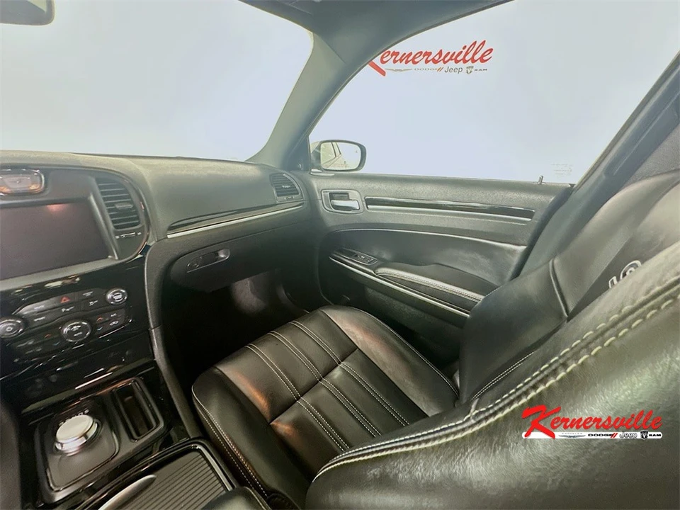 2023 Chrysler 300 (2005-2023) - Image 11 of 21