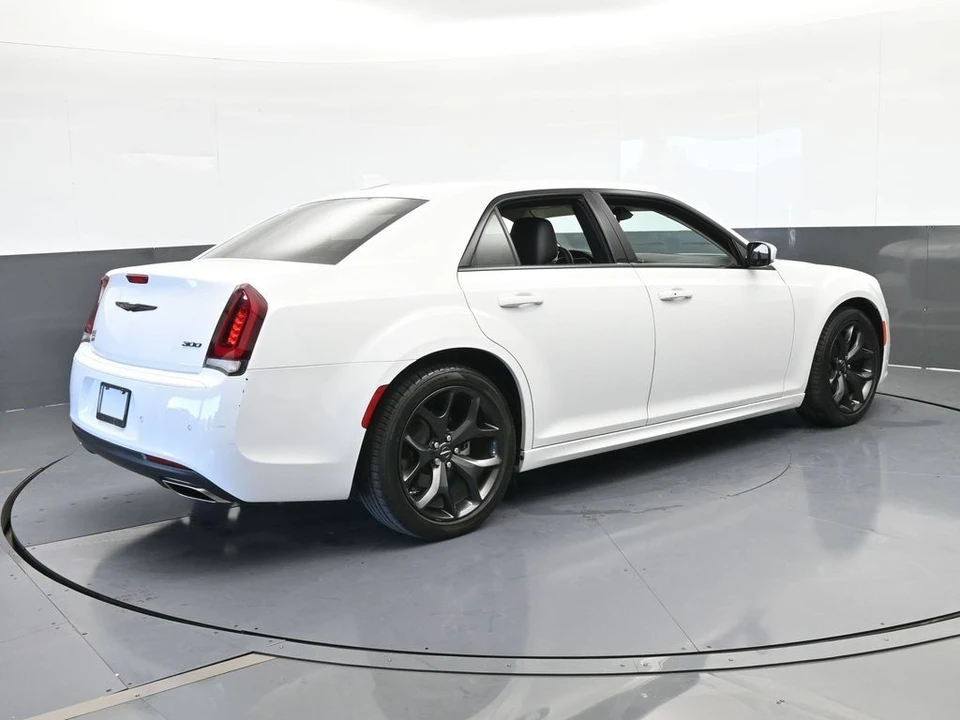 2023 Chrysler 300 (2005-2023) - Image 6 of 12
