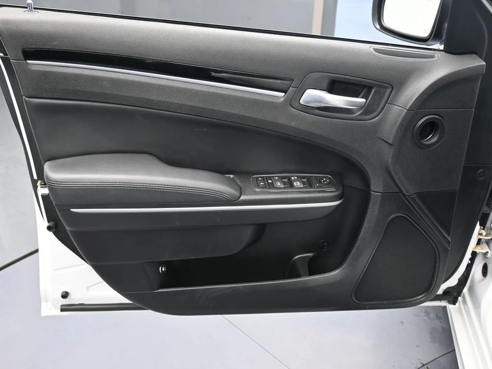 2023 Chrysler 300 (2005-2023) - Image 12 of 12