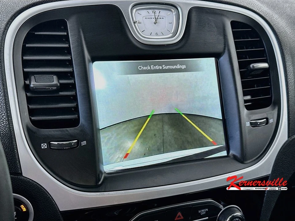 2023 Chrysler 300 (2005-2023) - Image 20 of 24