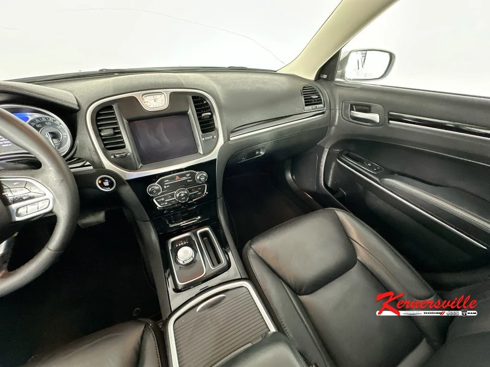 2023 Chrysler 300 (2005-2023) - Image 11 of 24