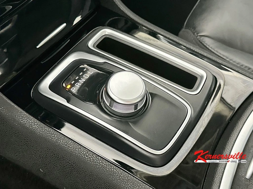 2023 Chrysler 300 (2005-2023) - Image 16 of 24