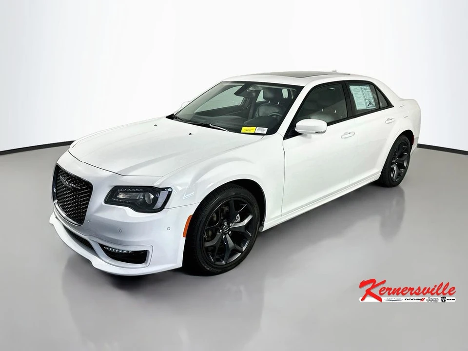 2023 Chrysler 300 (2005-2023) - Image 3 of 24