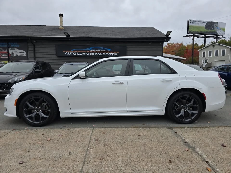 2023 Chrysler 300 (2005-2023) - Image 8 of 20