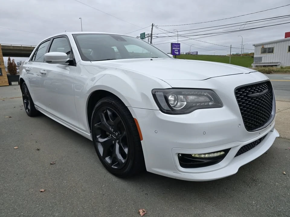 2023 Chrysler 300 (2005-2023) - Image 3 of 20