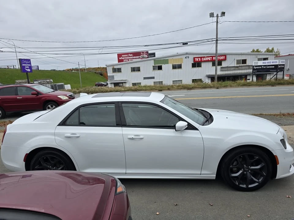 2023 Chrysler 300 (2005-2023) - Image 7 of 20