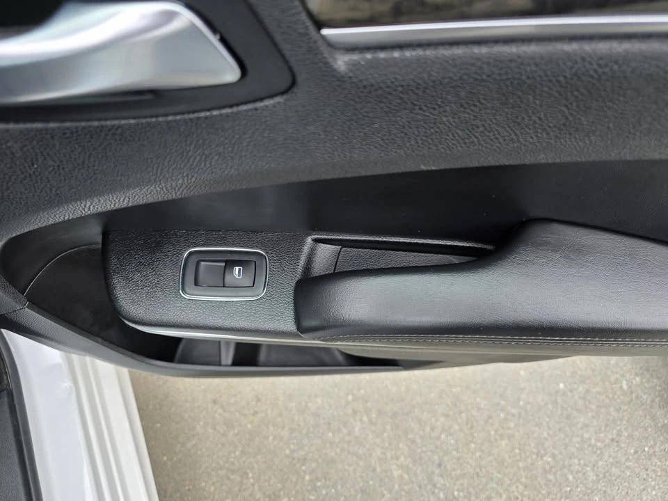 2023 Chrysler 300 (2005-2023) - Image 18 of 20