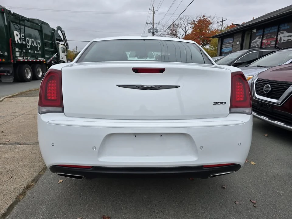 2023 Chrysler 300 (2005-2023) - Image 5 of 20