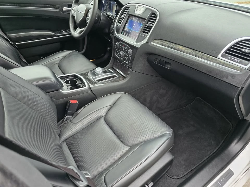 2023 Chrysler 300 (2005-2023) - Image 17 of 20