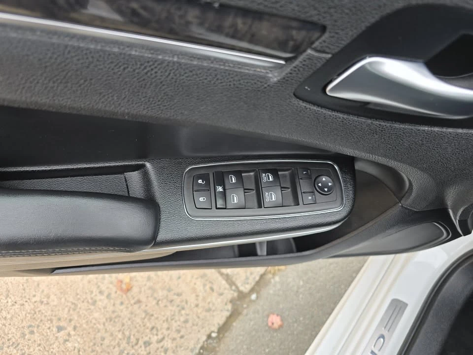 2023 Chrysler 300 (2005-2023) - Image 11 of 20
