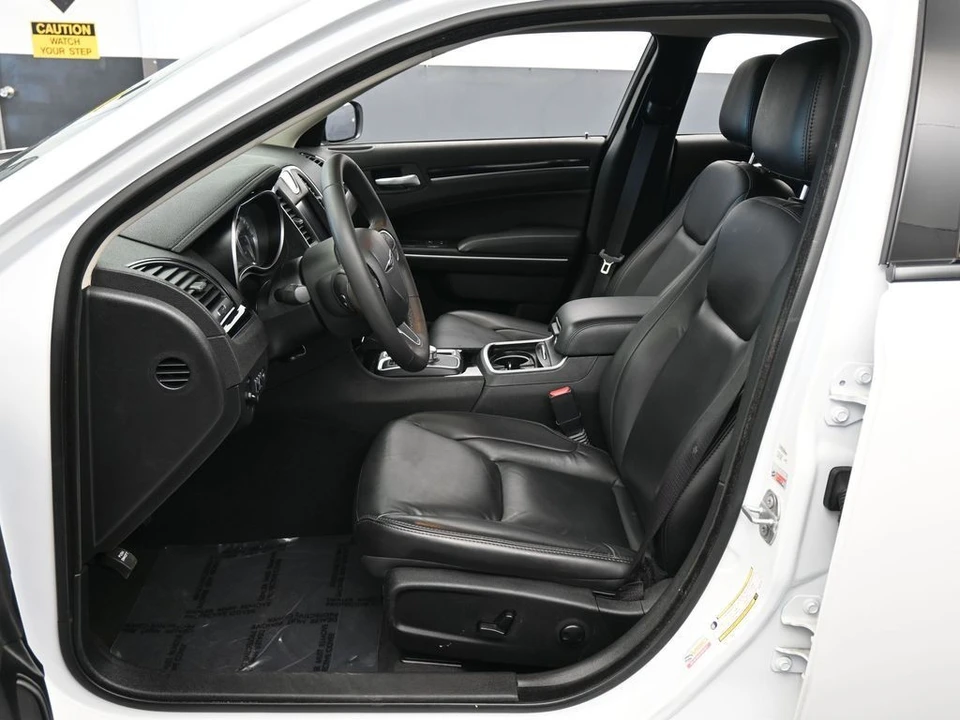 2023 Chrysler 300 (2005-2023) - Image 11 of 12