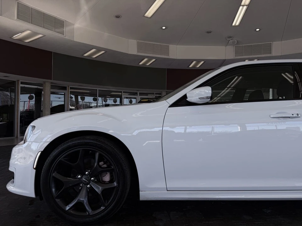 2023 Chrysler 300 (2005-2023) - Image 20 of 21