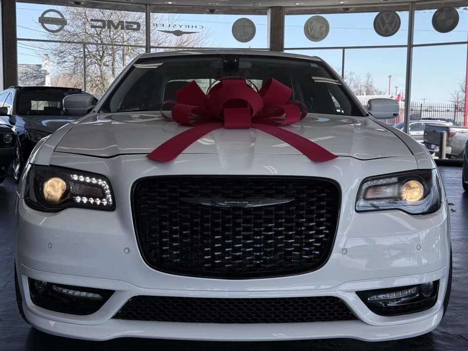 2023 Chrysler 300 (2005-2023) - Image 4 of 21