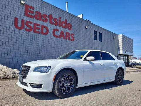 2023 Chrysler 300 Touring L AWD