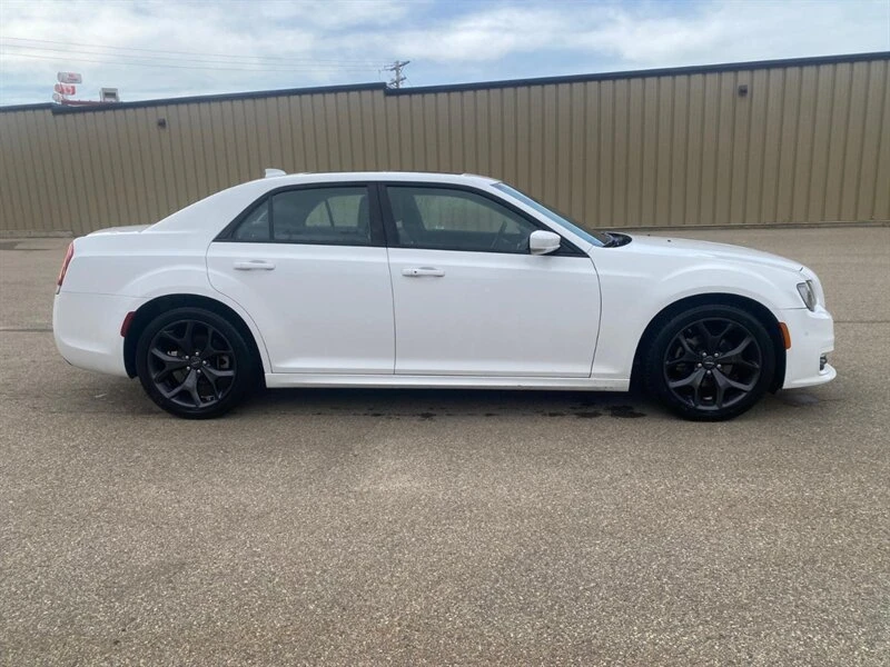 2023 Chrysler 300 (2005-2023) - Image 5 of 19