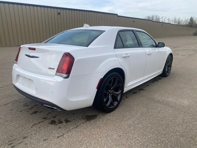 2023 Chrysler 300 (2005-2023) - Image 8 of 19