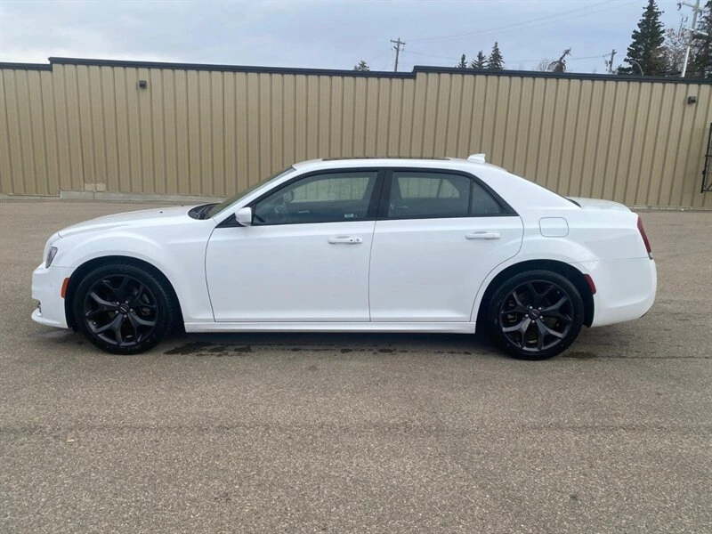 2023 Chrysler 300 (2005-2023) - Image 2 of 19
